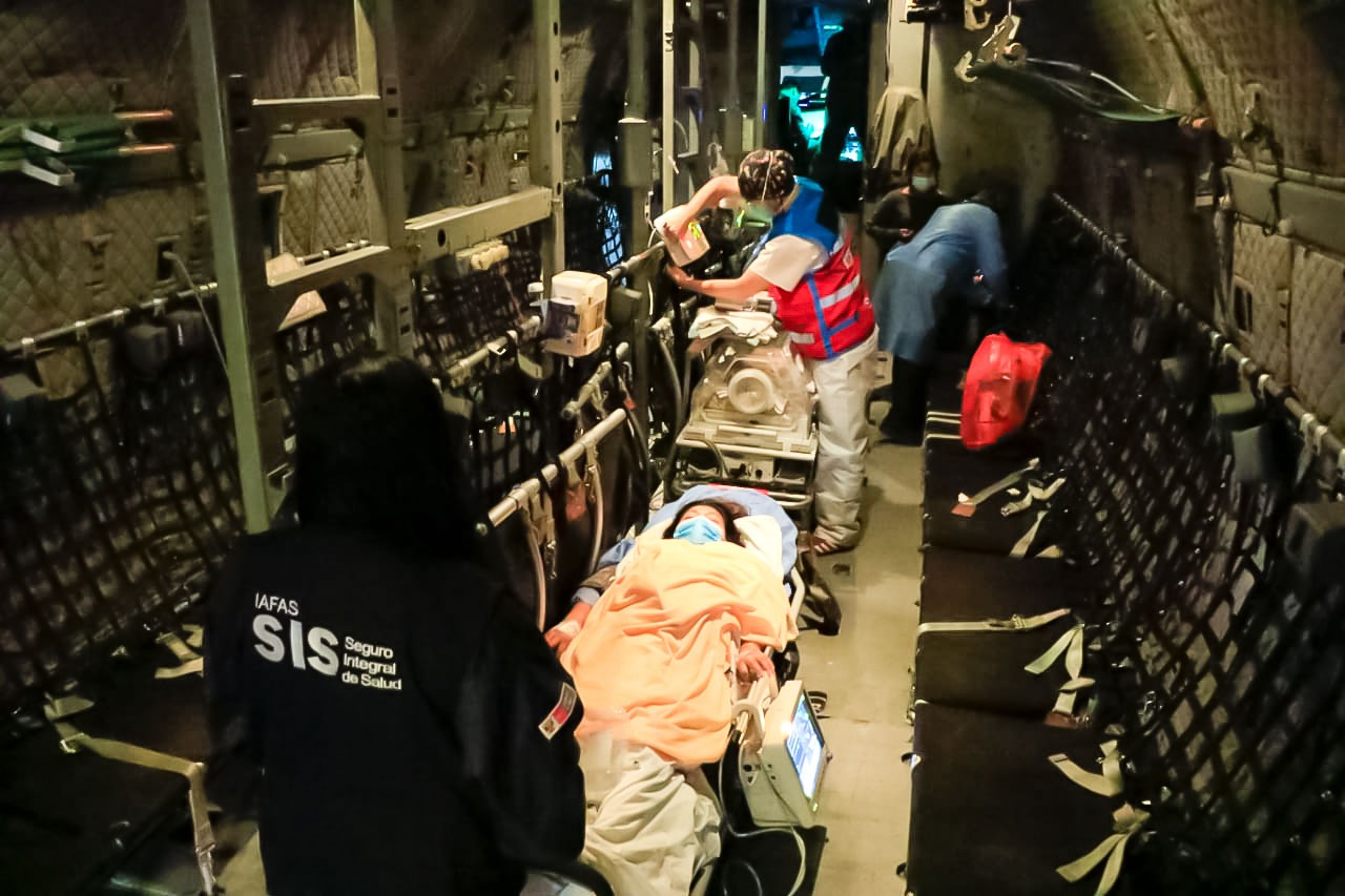 MINSA: GESTANTE DE TRILLIZOS Y DOS RECIÃ‰N NACIDOS FUERON TRASLADADOS DE EMERGENCIA A LIMA EN VUELO AEROMÃ‰DICO 